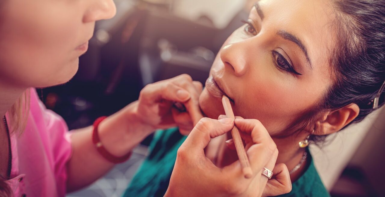 piękna kobieta makijaż